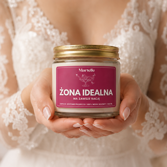 Żona idealna - świeca sojowa (250 ml)