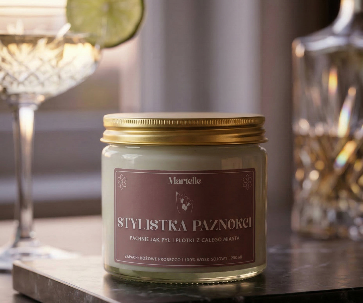 Stylistka paznokci - świeca sojowa (250 ml)